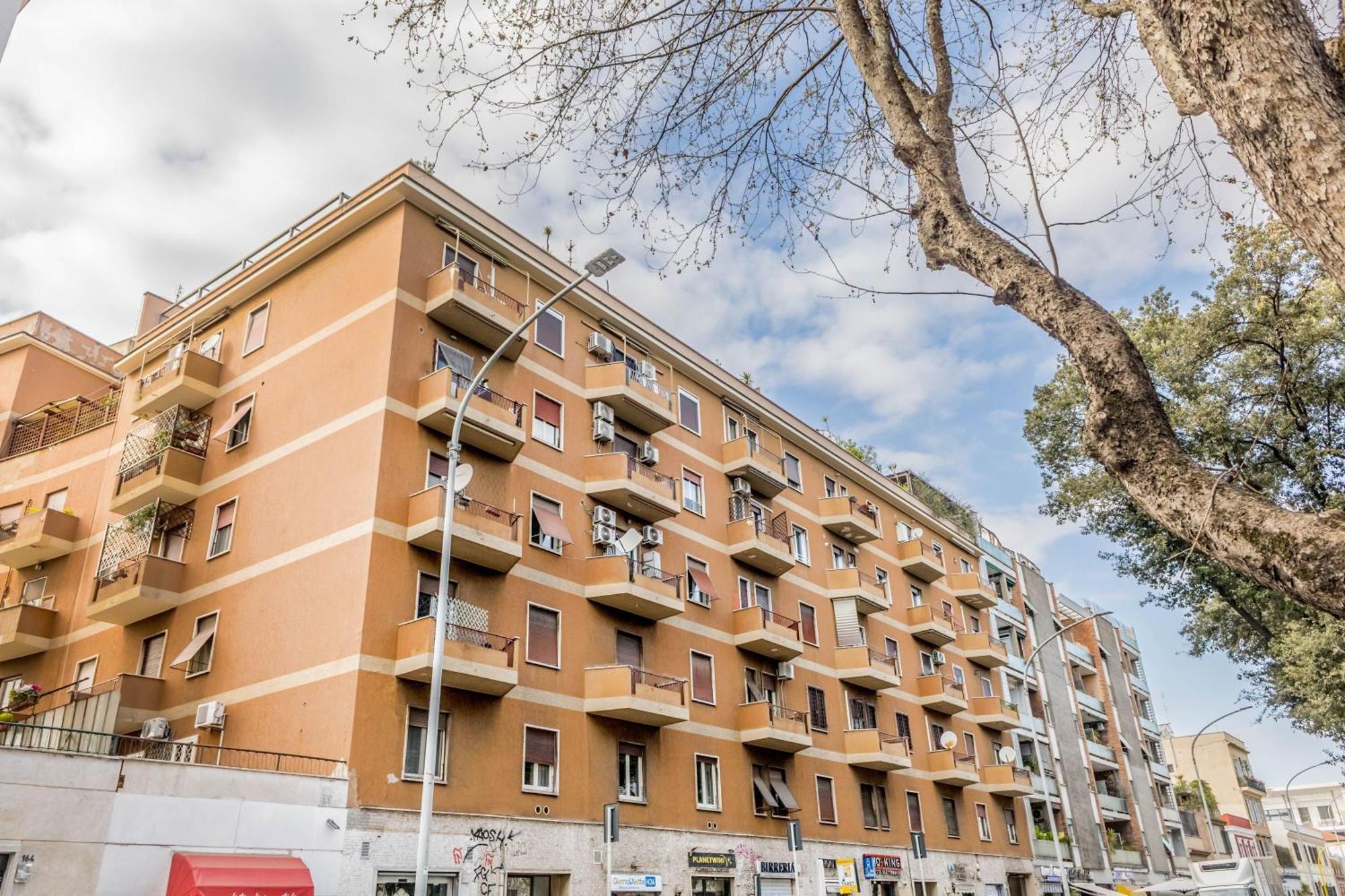 Casa Nina Ostiense - Tre - By Ghor * Rome